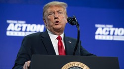 Tổng thống Trump trong một sự kiện tổ chức tại Phoenix, Arizona (Ảnh: AFP)