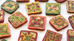 Những chiếc bánh Sarawak nhìn không khác gì một tác phẩm nghệ thuật (Ảnh: OC)