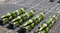 Các hệ thống phóng DF-26 đã được triển khai tới nhiều địa điểm để huấn luyện (Ảnh: Tân Hoa Xã)