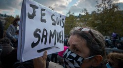Cái chết của thày giáo Samuel Paty làm dấy lên nhiều cuộc tuần hành khắp nước Pháp (Ảnh: Getty)