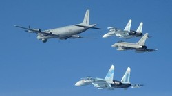 Tiêm kích Italy (giữa, bên phải) bám đuôi biên đội máy bay Nga hôm 29/3. Ảnh: Không quân Italy.