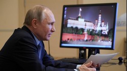 Tổng thống Putin cáo buộc Ukraine vi phạm các thỏa thuận ngừng bắn ở miền Đông Ukraine (Ảnh: Reuters)