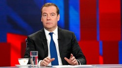 Cựu Tổng thống Nga Dmitry Medvedev nêu quan ngại về quan hệ Nga-Mỹ và tầm ảnh hưởng với sự ổn định của thế giới (Ảnh: RT)