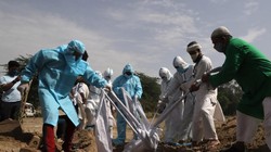 Đại dịch COVID-19 diễn biến nghiêm trọng ở một số quốc gia (Ảnh: Al-Jazeera)