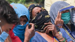 Nỗi thống khổ của người dân Ấn Độ khi mất đi người thân trong làn sóng dịch COVID-19 thứ hai (Ảnh: AFP)