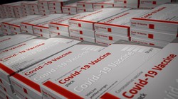 Việc chia sẻ công nghệ điều chế vaccine đang gây ra cuộc tranh cãi kịch liệt (Ảnh: Shutterstock)