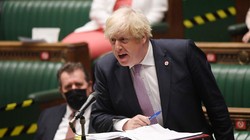 Thủ tướng Anh Boris Johnson đặt câu hỏi: "Không mở cửa trong vài tuần tới thì khi nào?" (Ảnh: iNews)