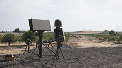 Drone Guard ban đầu được chế tạo dựa trên công nghệ điện tử/quang học hiện hữu nhưng đã được nhà sản xuất nâng cấp (Ảnh: Defense News)