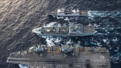 Chiến hạm của Mỹ, Anh và Hà Lan cùng tham gia chiến dịch trên Biển Đông ngày 29/7 (Ảnh: US Navy)