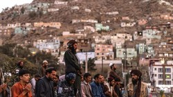 Các thành viên của Taliban tại thủ đô Kabul, Afghanistan ngày 9/10 (Ảnh: Reuters)