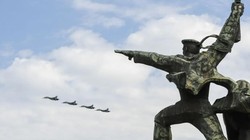 Các chiến đấu cơ Sukhoi trên bầu trời Sevastopol, Crimea ngày 19/5/2020 (Ảnh: AFP)