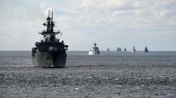 Hạm đội tàu của Nga, Trung Quốc đã đi qua eo biển Tsugaru vào ngày 18/10 (Ảnh: CNN)