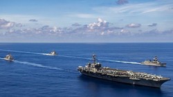 Nhóm tác chiến hàng không mẫu hạm USS Carl Vinson của Mỹ (Ảnh: AP)