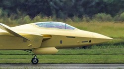 Nhiều bức ảnh và video về phiên bản 2 chỗ ngồi của chiến đấu cơ tàng hình J-20 đã xuất hiện trên các mạng xã hội Trung Quốc (Ảnh: Handout)