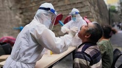 Người dân được lấy mẫu xét nghiệm Covid-19 tại Trung Quốc (Ảnh: Global Times).