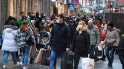 Covid-19 đã bước sang năm thứ 3 (Ảnh minh họa: Reuters).