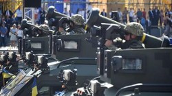 Tên lửa chống tăng Javelin xuất hiện trong một lễ duyệt binh tại Ukraine (Ảnh: Getty).