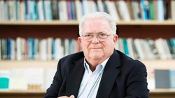 Nhà ngoại giao kỳ cựu Chas Freeman (Ảnh: Handout)