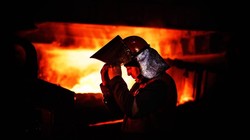 Cơn khát năng lượng đẩy ngành công nghiệp sản xuất của châu Âu vào vị trí sống còn (Ảnh: FT)