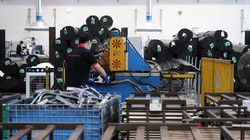 Dữ liệu trong tháng 4 cho thấy hoạt động sản xuất, chi tiêu tiêu dùng của Trung Quốc đều không đạt kỳ vọng (Ảnh: Reuters)