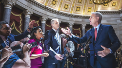 Dự luật về trần nợ đã được Quốc hội Mỹ thông qua và chuyển tới Tổng thống Mỹ Joe Biden để ký duyệt (Ảnh: EPA)