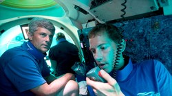 Stockton Rush bên trong một chiếc tàu ngầm ở ngoài khơi Florida năm 2013 (Ảnh: AP)