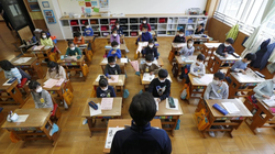 Một lớp học ở Shizuoka. Các nhà khoa học Nhật Bản đang sử dụng hình ảnh nhiệt và AI trong một hệ thống phát hiện học sinh đang ngủ gật (Ảnh: Kyodo)