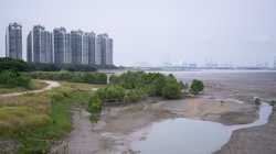 Dự án Forest City ở Malaysia mới hoàn thành 15%, chỉ có 1 4 bốn hòn đảo được quy hoạch trên đất khai hoang được xây dựng (Ảnh: WSJ)