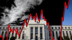 Người dân Mỹ bắt đầu chịu tác động từ những đợt nâng lãi suất của Fed (Ảnh: Money)