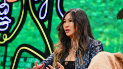 Lucy Guo, 28 tuổi, hiện là người phụ nữ tự thân dưới 40 tuổi giàu thứ hai nước Mỹ (Ảnh: Forbes)