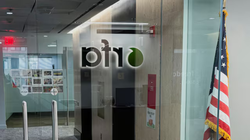 Một góc nhìn cho thấy cánh cửa dẫn đến văn phòng của Đài phát thanh Châu Á Tự do (RFA). Ảnh: Reuters.