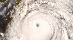 Bản đồ mây từ vệ tinh Fengyun-4 cho thấy siêu bão Ragasa, dự kiến ​​sẽ đổ bộ vào Trung Quốc trong hôm 24/9. Ảnh: SCMP.