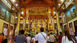 Đề nghị Bộ Nội vụ, Trung ương Giáo hội Phật giáo Việt Nam tăng cường tuyên truyền các giá trị đích thực của tôn giáo tín ngưỡng và nghi lễ truyền thống cho Phật tử, du khách. Ảnh: Internet