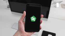 Ứng dụng Tạo phụ đề trực tiếp của Google giúp người khiếm thính giao tiếp dễ dàng hơn. Ảnh: Candid.Technology