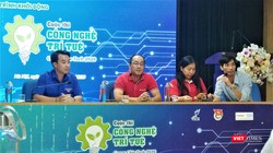 Ban Tổ chức “Công nghệ Trí tuệ Canon Chie-Tech” giải đáp thắc mắc của sinh viên xoay quanh cuộc thi.