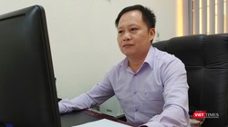 "Xét về góc độ khoa học, chúng ta cần phải nghiên cứu đầy đủ theo quy định nghiêm ngặt trong sản xuất vaccine, nhất là đối với vaccine cho dịch bệnh nguy hiểm như COVID-19" - PGS.TS. Đồng Văn Quyền nhận định.