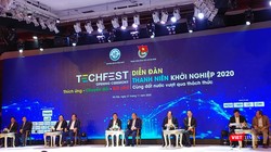 Thủ tướng Chính phủ và lãnh đạo các Bộ ngành tham gia đối thoại tại Diễn đàn Thanh niên khởi nghiệp 2020.