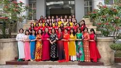 Tập thể các nhà khoa học nữ tại Viện Hóa học các hợp chất thiên nhiên. Ảnh: Viện Hàn lâm Khoa học và Công nghệ Việt Nam.