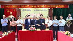 Sở TT&TT Hà Nội, Cục Viễn thông và Cục Bưu điện TW ký kết phối hợp về quản lý Bưu chính, Viễn thông và hạ tầng số (ký kết tháng 10/2020). Ảnh: Cổng TTĐT Hà Nội.