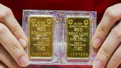 Các nhà vàng giữ nguyên mức giá niêm yết vàng miếng so với hôm qua. Ảnh minh hoạ.