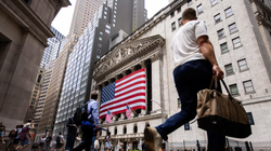 Chỉ số S&P 500 giảm 0,79%, ghi nhận phiên giao dịch tồi tệ nhất trong gần ba tuần qua. Ảnh: Michael Nagle/Bloomberg/Getty