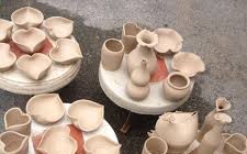 Gốm Chi giản dị mà sang trọng.