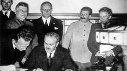 Ký hiệp định Xô- Đức- Ảnh Tư liệu.