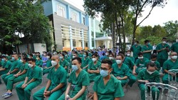 Những bác sĩ luôn luôn ở tuyến đầu.