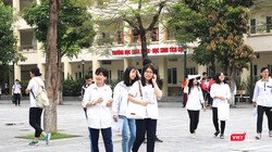 Thí sinh dự thi trong kỳ thi vào lớp 10. Ảnh: Minh Thúy