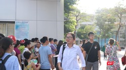 Thí sinh dự thi vào lớp 10. Ảnh: Minh Thúy