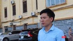 Hoàng Công Lương rời khỏi phòng xét xử sau khi kết thúc ngày thứ nhất của phiên phúc thẩm. 
