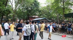 Học sinh tan học ra về. Ảnh: Minh Thúy