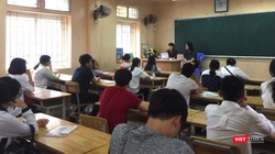 Giáo viên thực hiện công tác giảng dạy. Ảnh: Minh Thúy