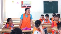 Học sinh phát biểu tại lớp học. Ảnh: Minh Thúy